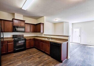 112 Blue Crest Ln in Brookshire, TX - Building Photo - Building Photo