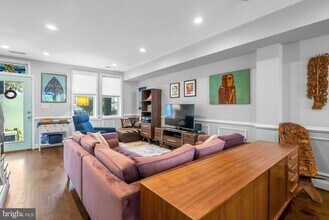 1275 Oates St NE in Washington, DC - Foto de edificio - Building Photo