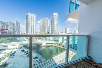 31 SE 5th St in Miami, FL - Building Photo - Building Photo