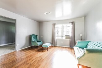 7730 Darnay Dr in Houston, TX - Building Photo - Building Photo