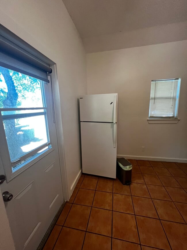 2406 Harris Ave, Unit 2406 in Key West, FL - Foto de edificio - Building Photo