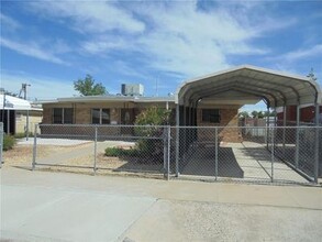 5829 Sturgeon Dr in El Paso, TX - Building Photo - Building Photo