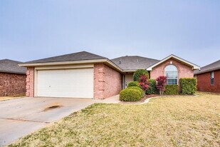 2214 97th St in Lubbock, TX - Building Photo