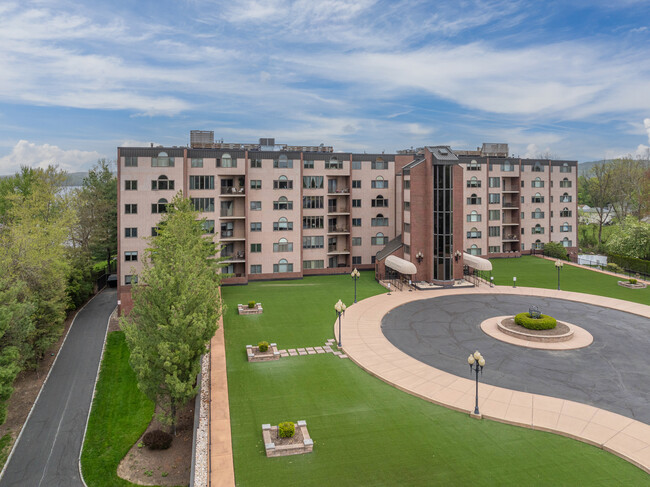 Breckenridge Condominiums in Wayne, NJ - Foto de edificio - Building Photo