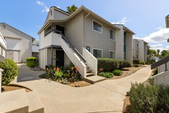 Terre at Creek in Ramona, CA - Foto de edificio - Building Photo