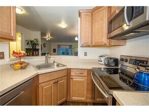 4356 W Lake Sammamish Pkwy SE in Issaquah, WA - Building Photo - Building Photo