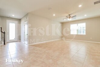 7681 Yale Harbor Dr in Wesley Chapel, FL - Building Photo - Building Photo