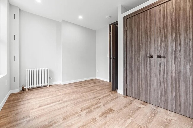 437 W 46th St in New York, NY - Foto de edificio - Building Photo