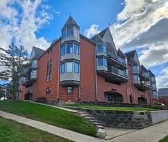 1806 S Cottage Grove Ave in Urbana, IL - Building Photo