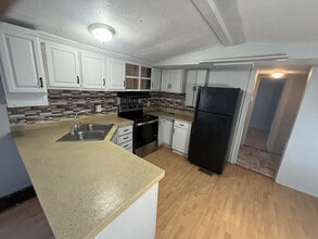 901 NE 95th St in Ocala, FL - Building Photo - Building Photo