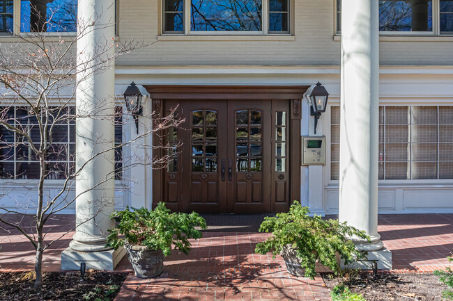 201 N East Ave in Fayetteville, AR - Foto de edificio - Building Photo