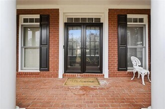 310 Stoneleigh Dr SW in Atlanta, GA - Building Photo - Building Photo