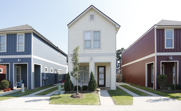 The Cottage at Southpark in Lafayette, LA - Foto de edificio - Building Photo