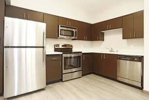 Anton Hacienda Apartments in Pleasanton, CA - Building Photo