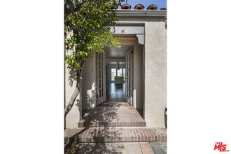 931 Micheltorena St in Los Angeles, CA - Building Photo - Building Photo