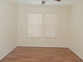 7542 S Desert Lupine St in Las Vegas, NV - Building Photo - Building Photo
