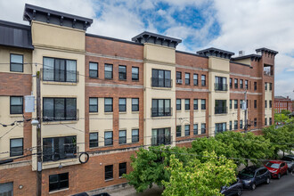 The Cooper Building in Camden, NJ - Foto de edificio - Building Photo