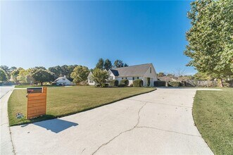231 Windermere Dr in Loganville, GA - Building Photo - Building Photo