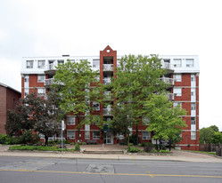 Hendrik's Court Apartments