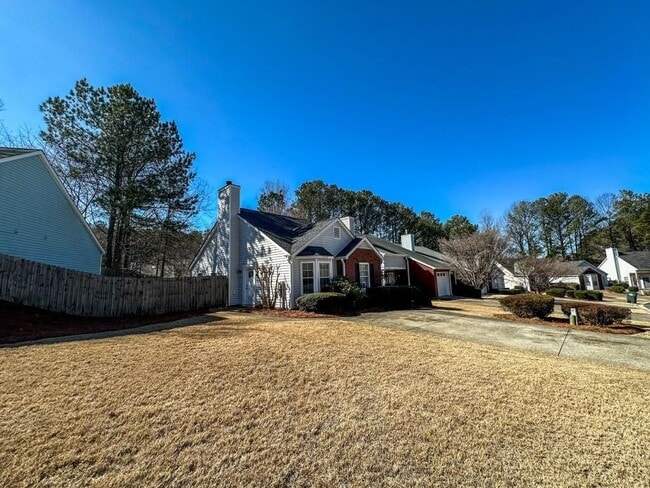 2639 Laurel Ln NW in Kennesaw, GA - Foto de edificio - Building Photo