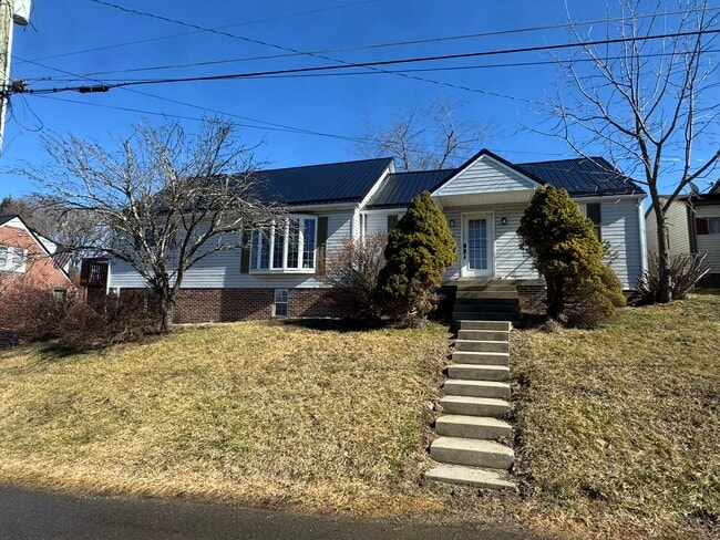 property at 114 Edgemont Dr