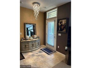 10740 Town Square Dr NE in Blaine, MN - Building Photo - Building Photo