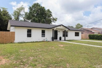 4335 Beau Terra Ln in Pensacola, FL - Building Photo - Building Photo