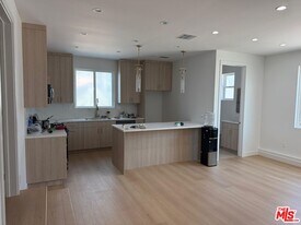 16036 Acre St in Los Angeles, CA - Building Photo
