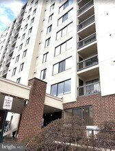 6300 Stevenson Ave, Unit 214 in Alexandria, VA - Building Photo - Building Photo