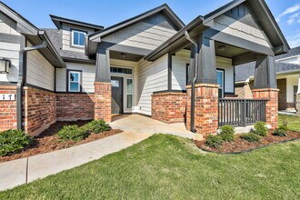 817 Scully Rd in Yukon, OK - Foto de edificio - Building Photo