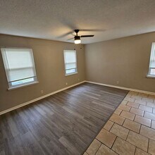 9203 E 53rd Terrace in Raytown, MO - Building Photo - Building Photo