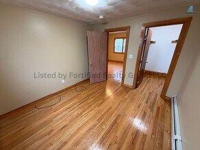 132 Hall St in Fall River, MA - Building Photo - Building Photo