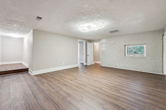 276 Fairburn Rd NW in Atlanta, GA - Foto de edificio - Building Photo