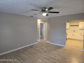 756 Ellis Rd S in Jacksonville, FL - Building Photo - Building Photo