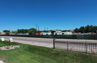 Plaza Block in Wayzata, MN - Building Photo - Building Photo