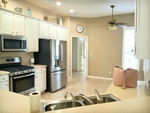 5069 Flagstone Dr in Sarasota, FL - Foto de edificio - Building Photo