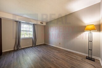 10760 Ravenna Rd in Twinsburg, OH - Building Photo - Building Photo