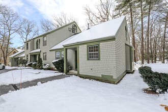 1465 Hooksett Rd in Hooksett, NH - Building Photo - Building Photo