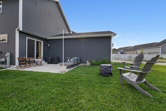 1213 Twisted Branch Way in Sun Prairie, WI - Building Photo - Building Photo