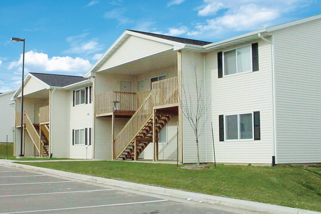 Shamrock Apartments in Cedar Rapids, IA - Building Photo