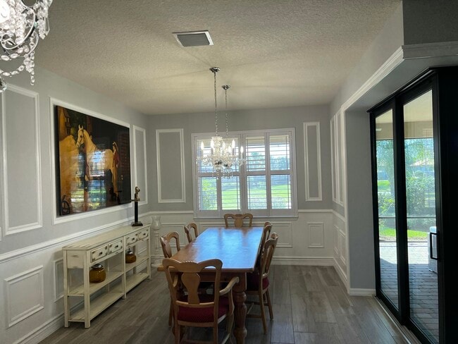 303 SE Courances Dr in Port St. Lucie, FL - Building Photo - Building Photo