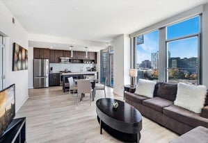 400 Army Navy Dr in Arlington, VA - Building Photo