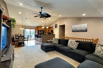 6949 Shannon Rd in Verona, PA - Building Photo - Building Photo