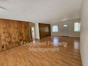632 Lake Bay Ct in Lake Oswego, OR - Foto de edificio - Building Photo