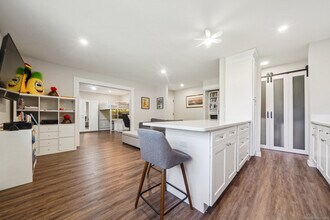 1000 Knapps Hwy in Fairfield, CT - Building Photo - Building Photo