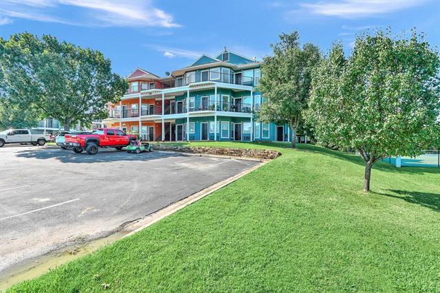property at 2164 Tanglewood Blvd