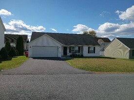 253 Wren St N in Martinsburg, WV - Building Photo