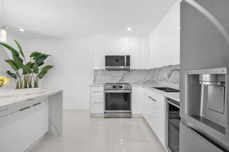 5271 NW 4th Terrace in Miami, FL - Building Photo - Building Photo