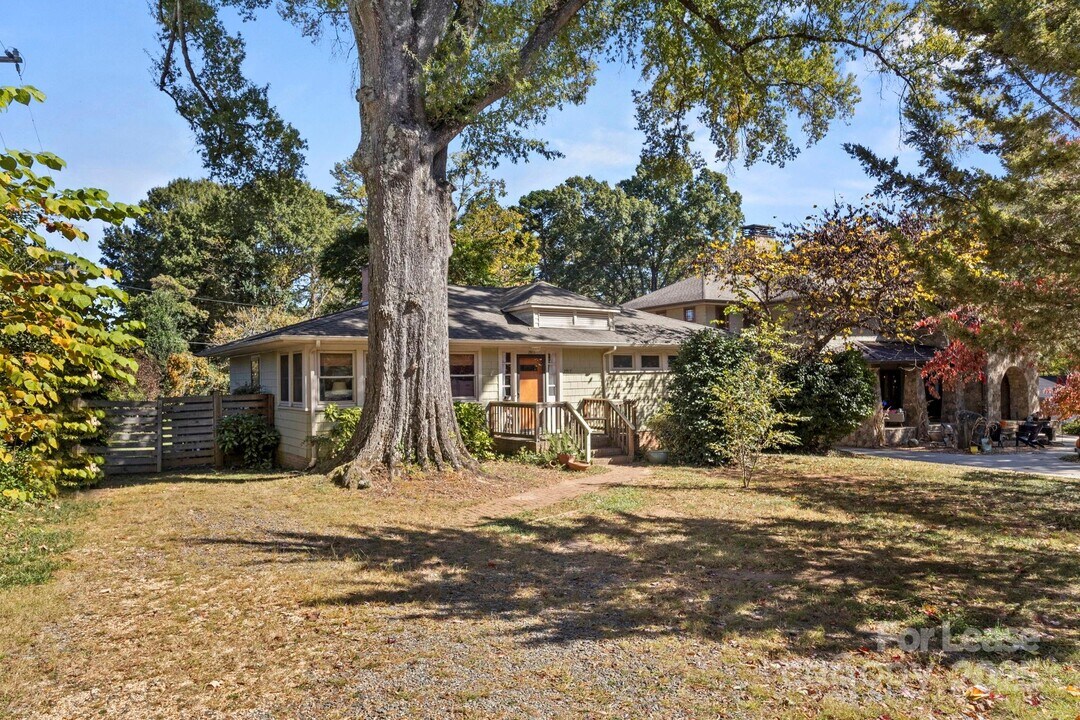 2917 Forest Park Dr in Charlotte, NC - Building Photo