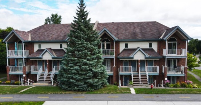 700 De La Cité-Des-Jeunes Boul in Gatineau, QC - Building Photo